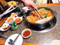 -喇喇排骨火锅·传统韩式脊骨汤(望京西园总店)