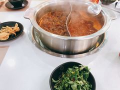 番茄鸳鸯锅-屋头串串(龙潭寺店)