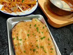 -何妹湿辣牛肉·粤式烧烤砂煲(桂雅路店)