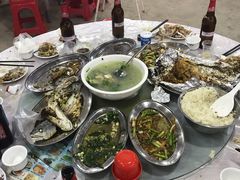 -红月湾海鲜饭店•沙滩海景(双月湾店)