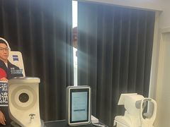 -三目眼镜·蔡司视觉合作店(青浦宝龙店)