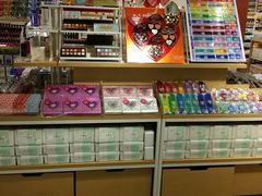 -名创优品(机场路百信广场店)