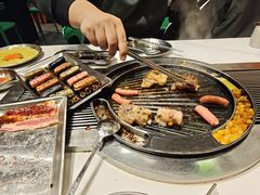 -山野的朋友露营炭火烤肉