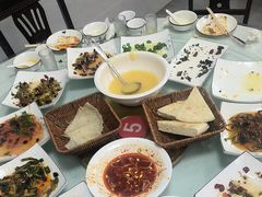 -秦扬居特色菜馆(上王村)