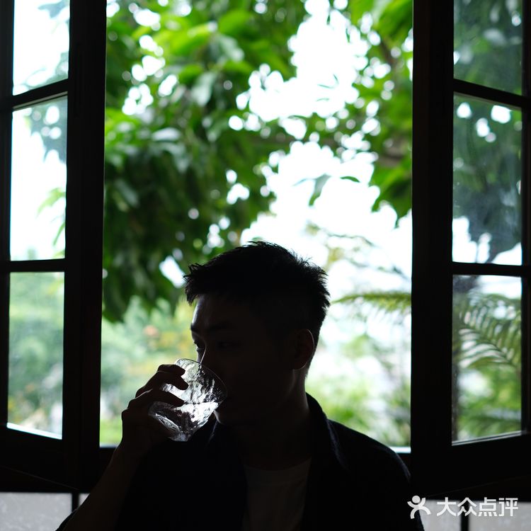 重庆拍照 | 隐藏在居民楼下的日式小庭院🍉