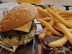 -The Habit Burger Grill 哈比特汉堡(复兴soho店)