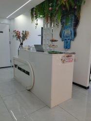 -V7 HAIR SALON