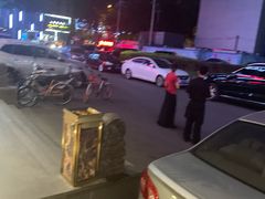 -翠微牡丹园停车场