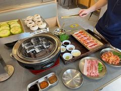 招牌活烤鳗鱼-围炉肉舍•炭烤活鳗•丹东海鲜烤肉(步行街店)