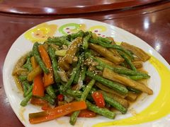 -三江源美食城