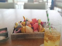 水果拼盘-瑰丽酒店·海吧·天际下午茶·现场DJ·天台酒吧