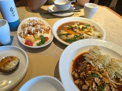 -荣小馆(椒江青悦城店)
