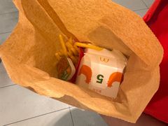 -麦当劳(上海虹桥站30B检票口楼上)