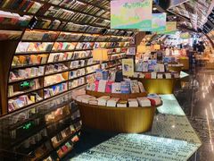 -钟书阁(珍园店)