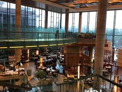 -松山湖凯悦酒店·Café自助餐厅·周末火舞秀表演