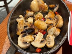 橄榄油香草煎蘑菇-CRAZYONES西班牙海鲜饭(上海美罗城店)