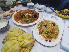 -三江源美食城