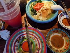 -老牌坊云南鱼豆花火锅(哈西万达店)