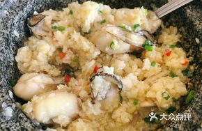Golden and Silver Garlic Stone Pot Oyster