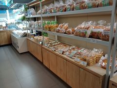 面包甜点陈列柜-仟吉(沿港路店)