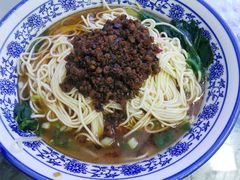 -渝之汇牛肉豌杂面
