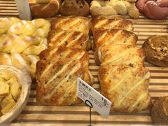 -焙丽拾光(麦凯乐直营店)