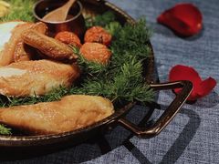 -弦月窗LUNETTE BY AMANDA(复兴路店)