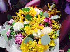 -谷莠子花艺气球派对·绿植造景·花艺沙龙(东海缤纷天地店)