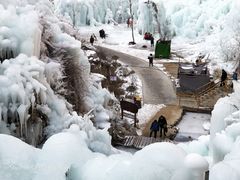 -大平台龙居瀑布旅游区