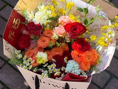 -何兮花店·气球派对鲜花店(马桥银春路万科城店)