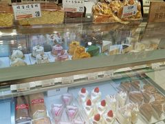面包甜点陈列柜-西村叔叔的店·面包·甜品·蛋糕(崂山丽达店)