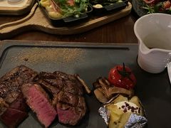 -恰餐厅及酒吧 CHAR Bar & Grill (北京丽都皇冠假日店)
