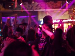 -UP嘻哈酒吧(粉巢店)