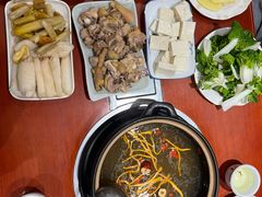 -菌之家·专业纯野生菌火锅·特色炒菌