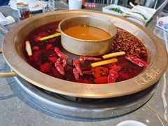 酸萝卜老鸭汤鸳鸯锅-长嘉·河图火锅(长嘉汇江景旗舰店)