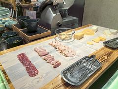 -广州万富希尔顿酒店·感趣自助餐厅·金秋蟹宴生蚝海鲜刺身