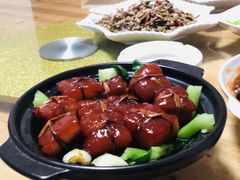 草捆红烧肉-1999一鼎阁蟹舫·农家菜(阳澄湖蟹舫苑店)