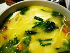 -彩云天云南餐厅