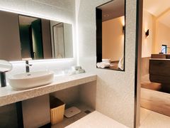 -上海虹桥中心爱琴海亚朵S酒店