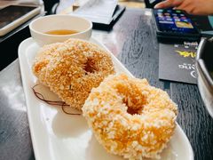 炸虾饼配泰国梅子酱-帕蓝·暹罗料理(大学路店)