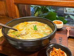 -银米·云南传统过桥米线(双廊黑金冠店)