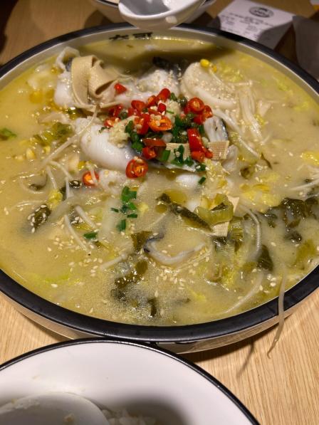 奈哥酸菜鱼(世茂店)-"本来去吃旁边麻辣烫的,看到这家新开的就想.