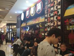 等位区-胖哥俩肉蟹煲(湖滨银泰in77店)