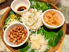 筛箕捞起脆肉鱼片-园林美食城·本土农家菜(杨和镇店)