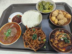 -董哥山城碗碗香(美专校街店)