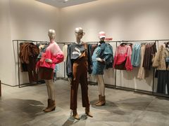 -URBAN REVIVO(西安Momopark店)
