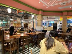 大堂-大食代美食广场(上海中心店)
