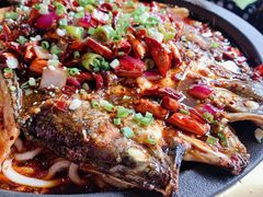 -鸣记脆皮烤鱼·海鲜烤鱼(三八广场店)