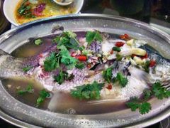 -J Daeng Seafood