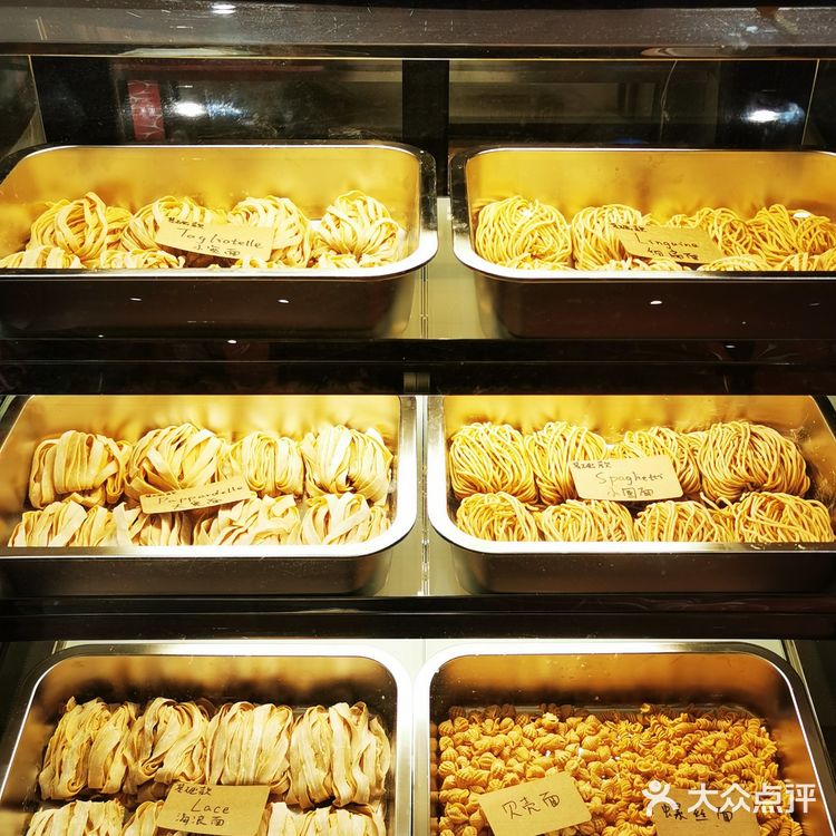 这家宽面好好吃，等了一小时值了